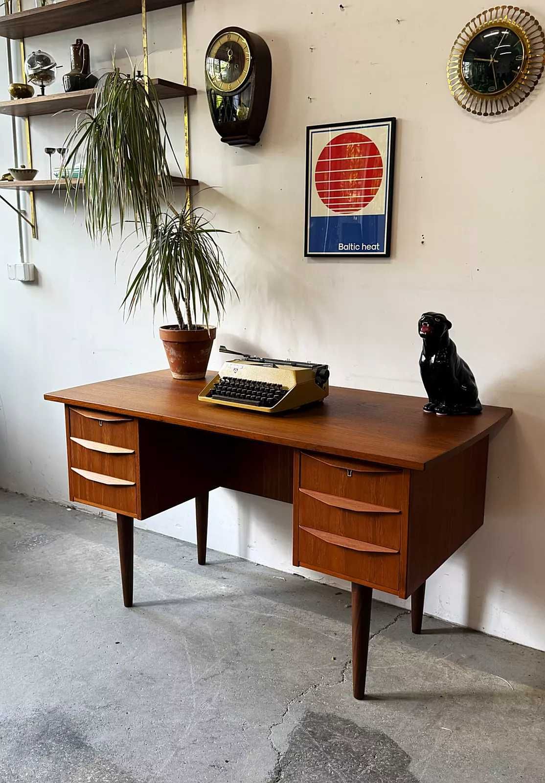 Wolnostojące biurko tekowe, Dania lata 60/70, vntg, mid-c modern