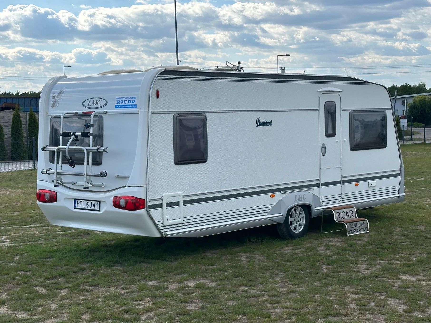 LMC 560 DOMINANT  z przedsionkiem Isabella i gwarancją.  Przyczepa po dużym serwisie z fakturą.