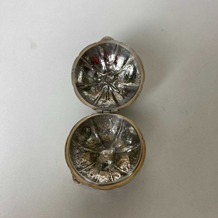 Caixa de Rapé antiga em Prata 800 formato de abobora