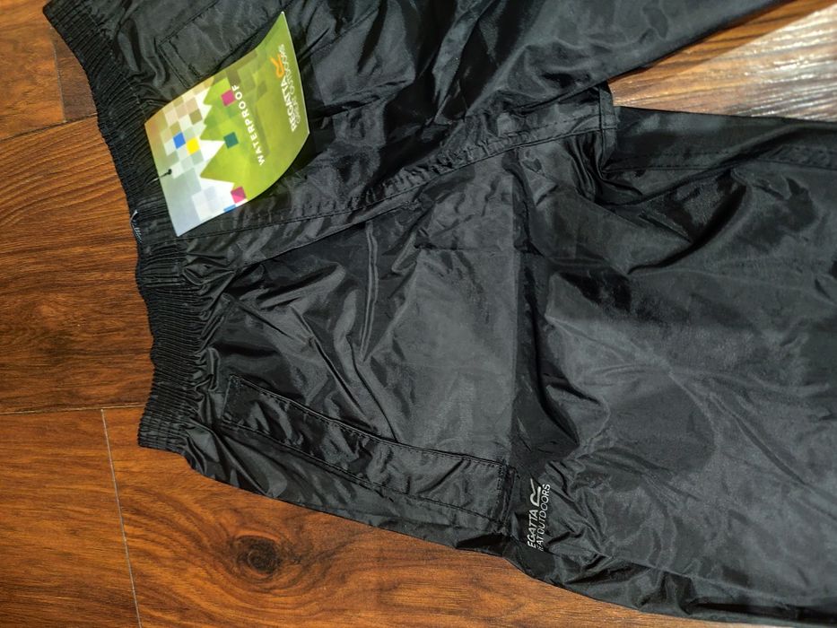 Nowe spodnie wodoodporne na deszcz, r.140, 9-10 lat, regatta
