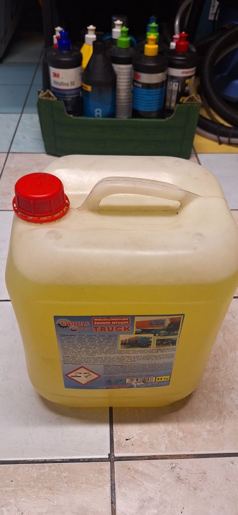 ULTRAMYT TRUCK-Koncentrat, Wielofunkcyjny środek myjący 11kg-11l