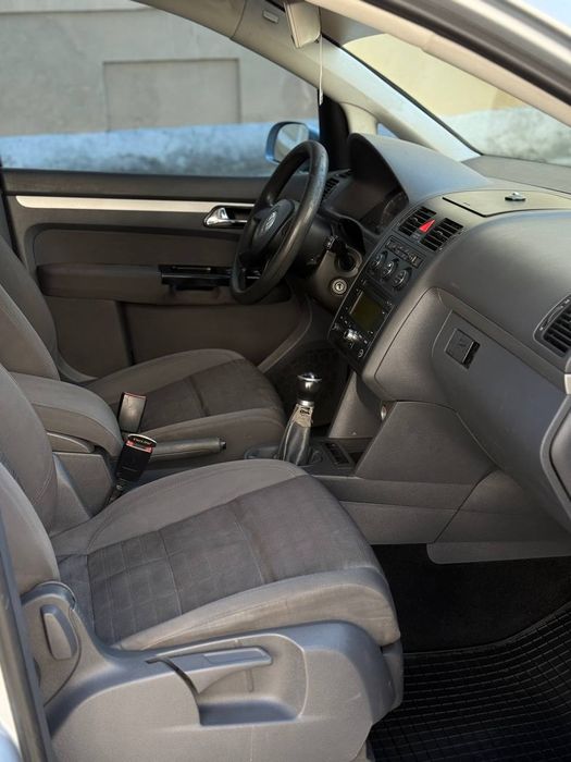 Продам vw Turan 
5300у.е.
VW Touran 1.4 TSI 103квт бензин
6ст.мех.КПП