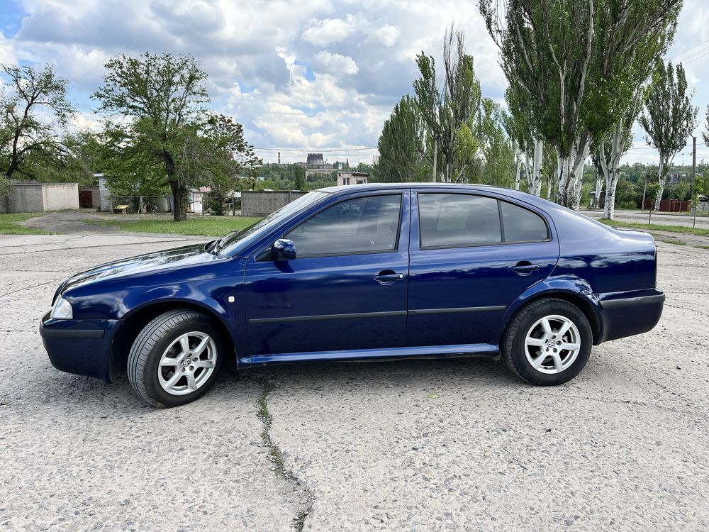 Skoda Oktavia Tour 2.0 MPI АКПП
