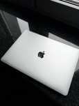 MacBook Pro (13-calowy, 2017 r., dwa porty Thunderbolt 3)