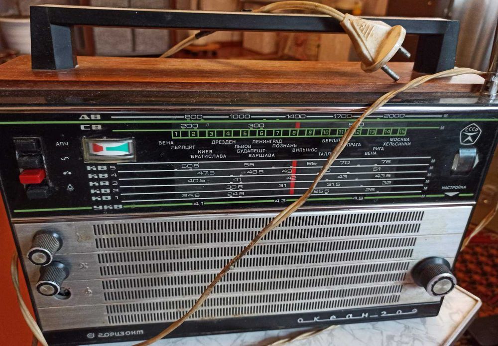 продам радiоприймач  Океан 209 радянських часiв