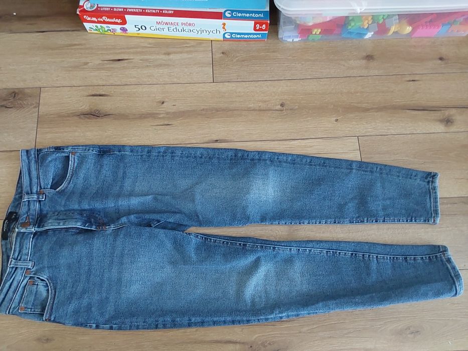 Jeansy Reserved z grubszego materiału, rozmiar 38