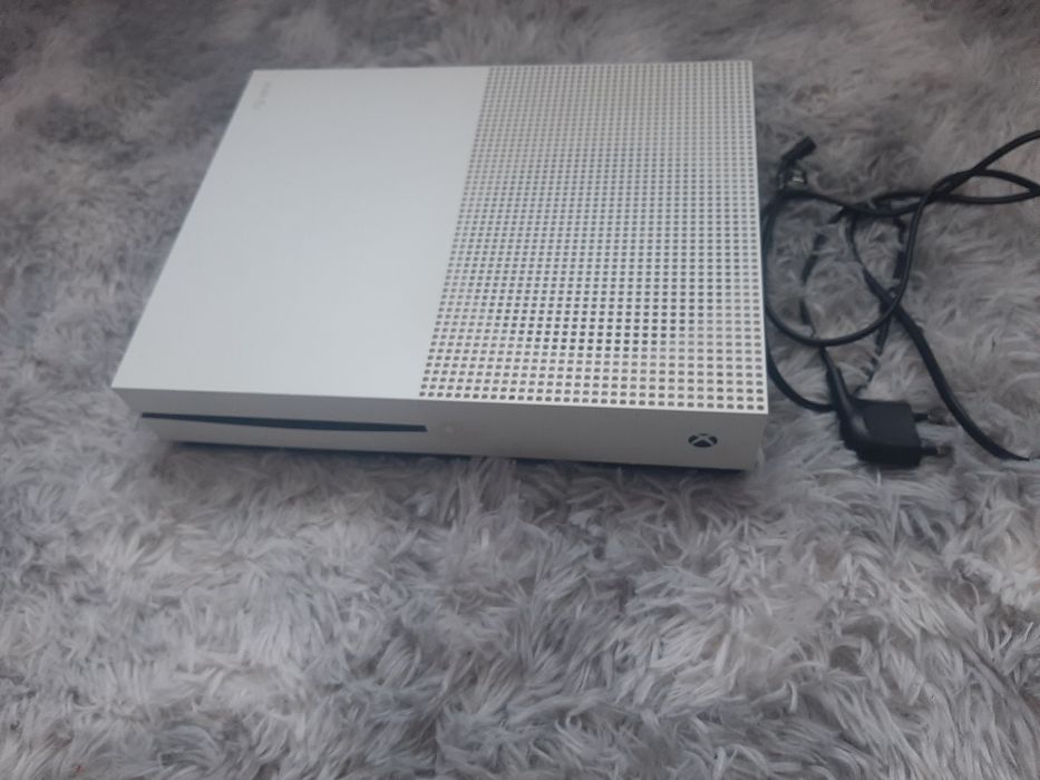 Xbox one s 1Tb (uszkodzony)