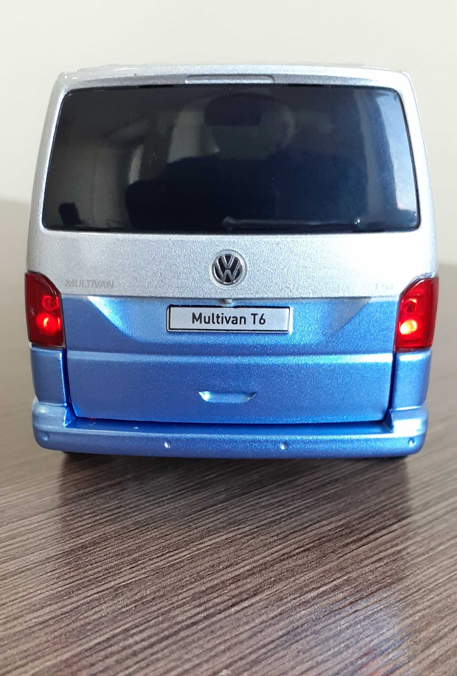 Volkswagen Multivan T6 1:32 światła dźwięk