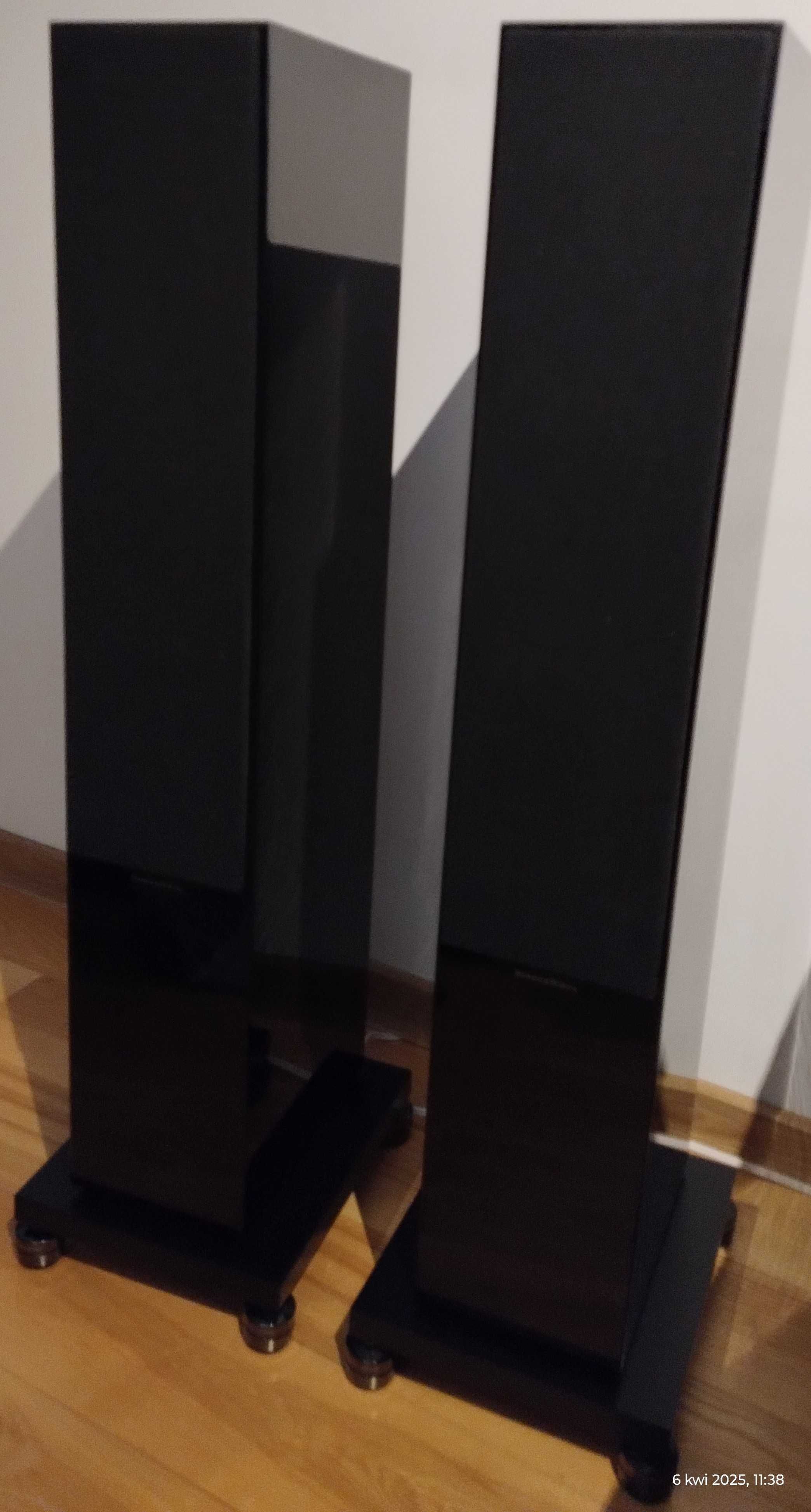 Kolumny Bowers & Wilkins 704 S 2