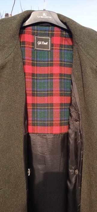 Пальто демисезонное(платок в подарок)