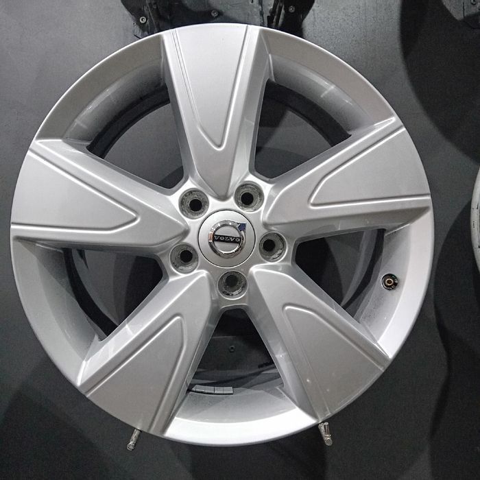 Felgi 17 5x108 Volvo XC40 OE (F508545-5)