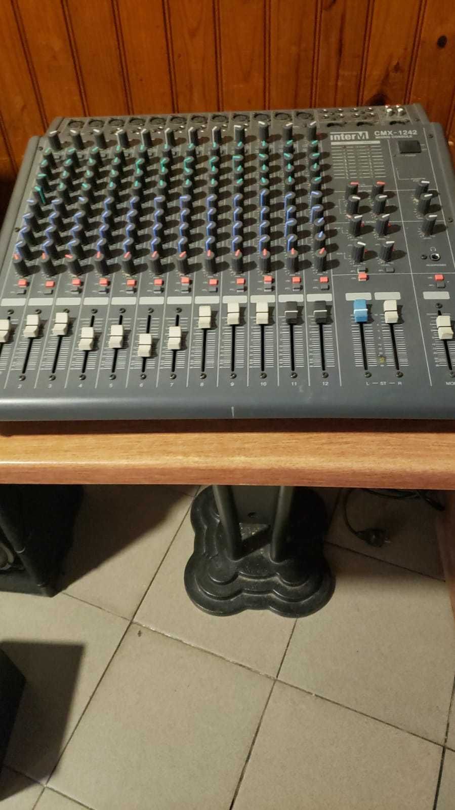 Mesa de som bom estado