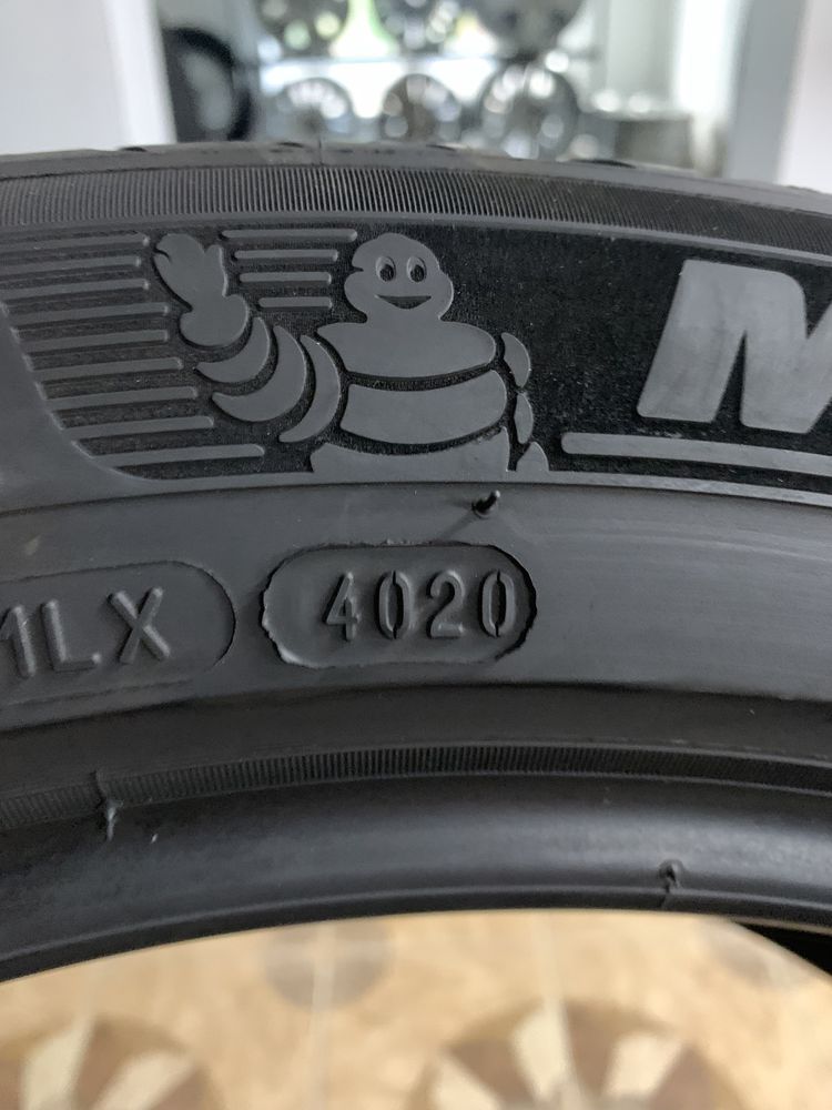 Комплект літніх шин 225/50/18 99W Michelin Primaci 4