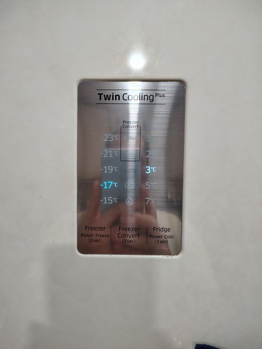 Холодильник Samsung