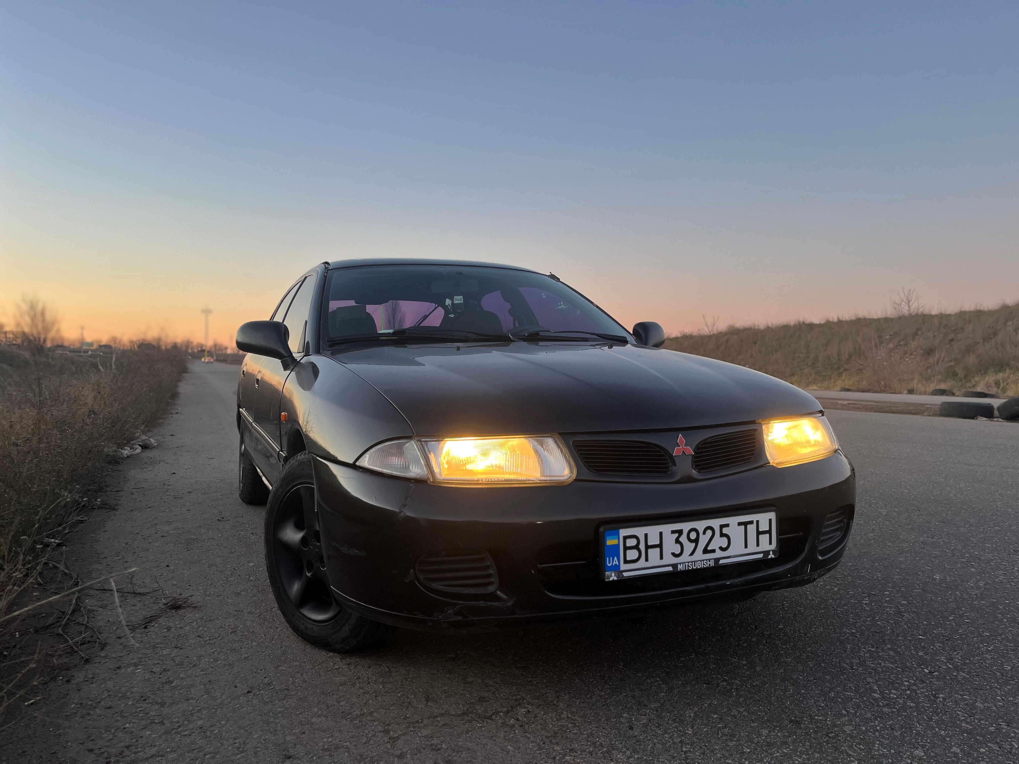 Mitsubishi Carisma 1997 года