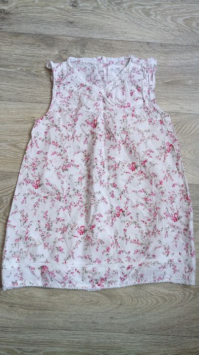 Bluzka 128 kwiatuszki