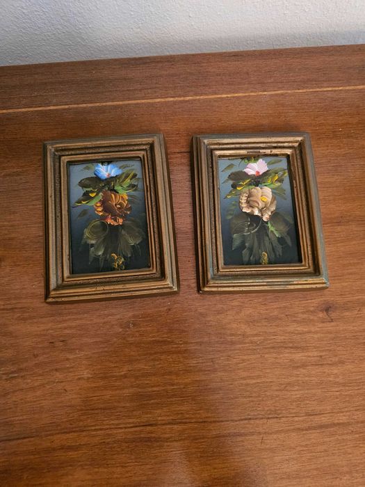 Par de quadros antigos pintados a óleo – flores em relevo