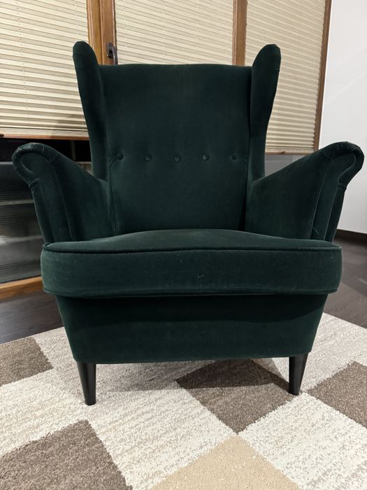 Fotel Ikea Uszak z podnóżkiem