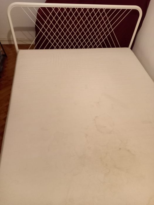 Cama de Casal com Colchão