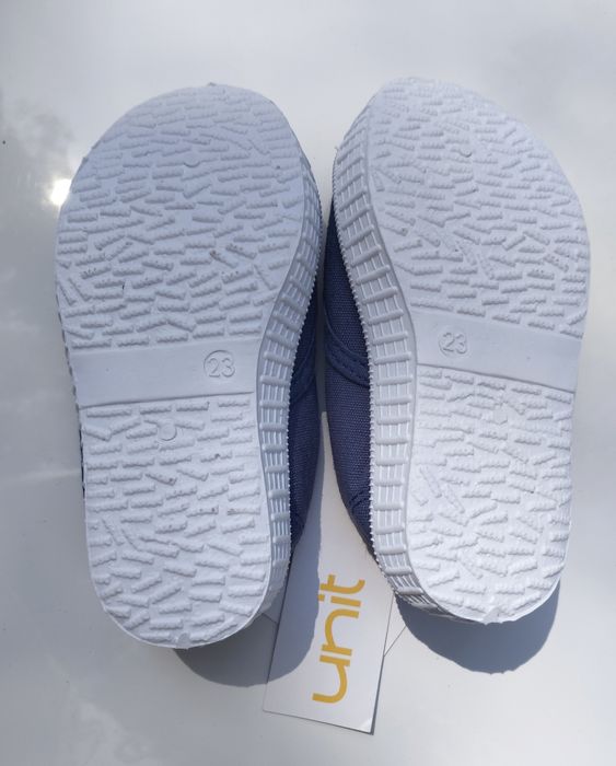 Sapatilhas Azuis Novas da Unit Shoes