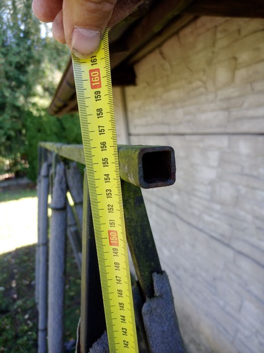 Stojak na okna i parapety