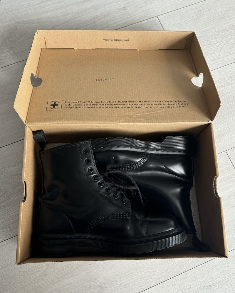 Шкіряні Черевики Dr.Martens 1460 mono black  / 39 розмір / оригінал