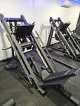 Combo Leg Press/HackSquat Barbarian