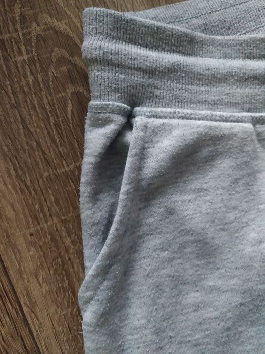 Spodnie dresowe Primark szare rozmiar 122