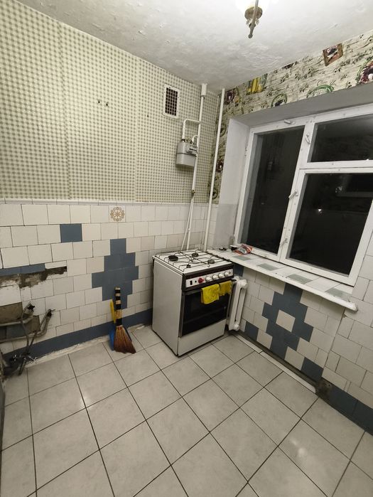 Здам трикімнатну квартиру в центрі міста