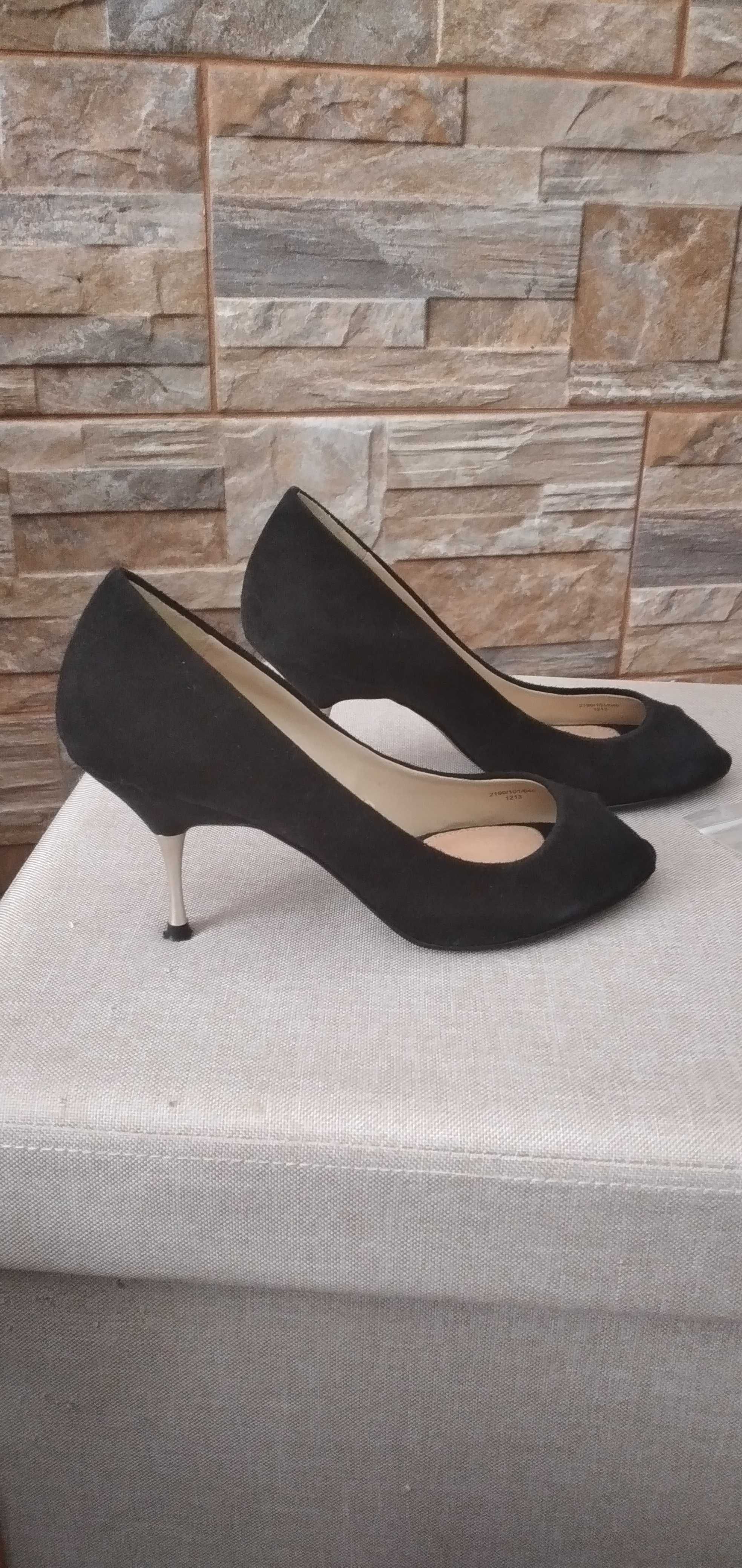 Stiletto preto Zara