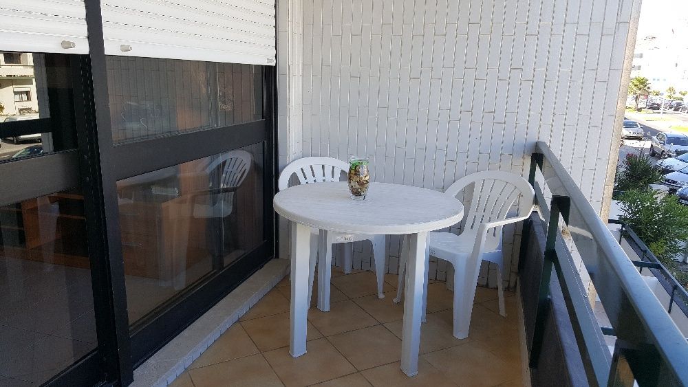 T2 praia da barra com garagem disponivel de 13 a 20 de julho promoçao)