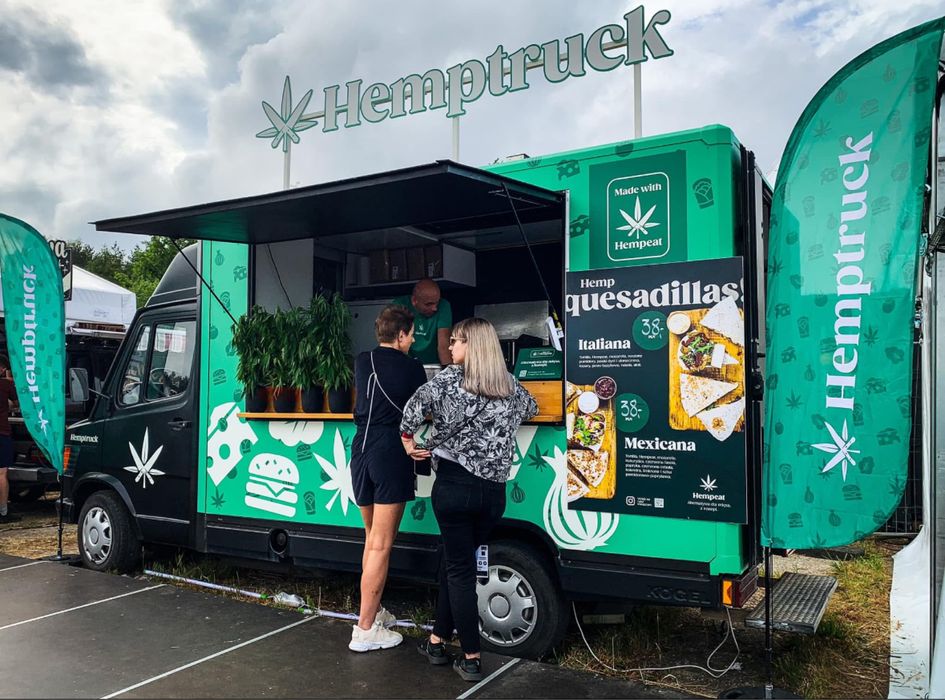 Zabudowa Gastronomiczna Mercedes T1 Kaczka Food Truck