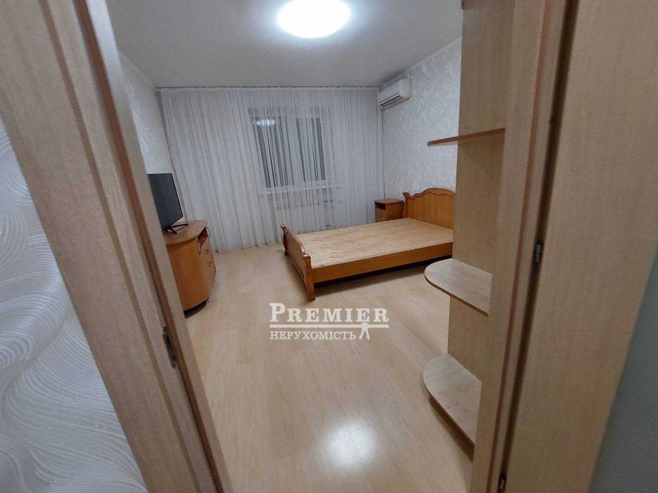 Продам квартиру з ремонтом на Заболотного