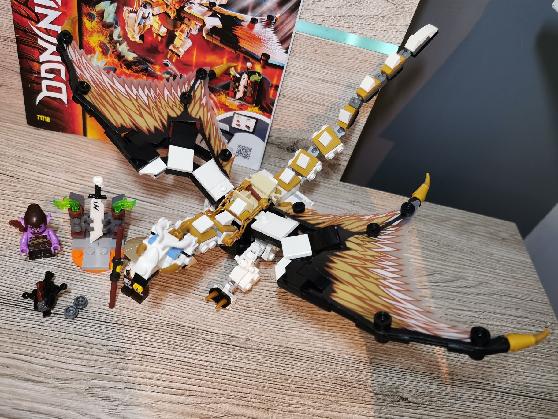 Lego Ninjago 71718 Bojowy smok Wu kompletny