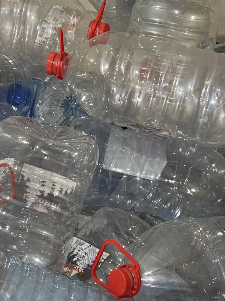 Пластикова бутилка 6 літрів