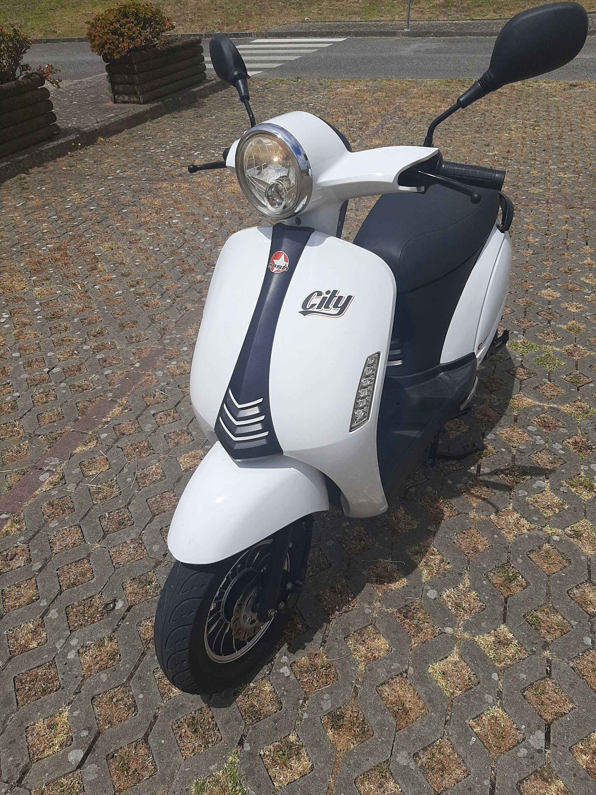 Mash 50cc 4t em muito bom estado