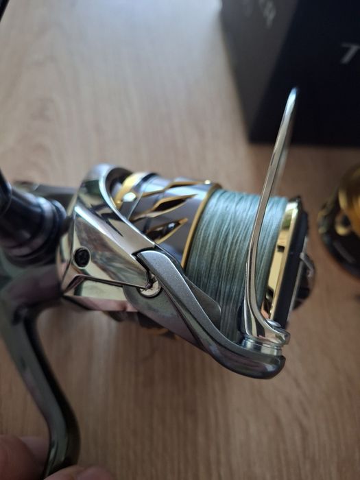 Shimano Twin Power 4000 5.3.1 plus zapasowa  szpula
