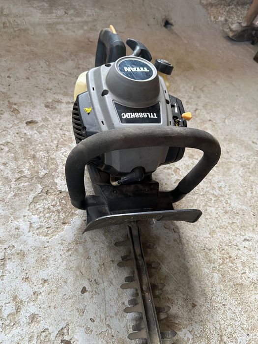 Nozyce spalinowe do żywopłotu Titan