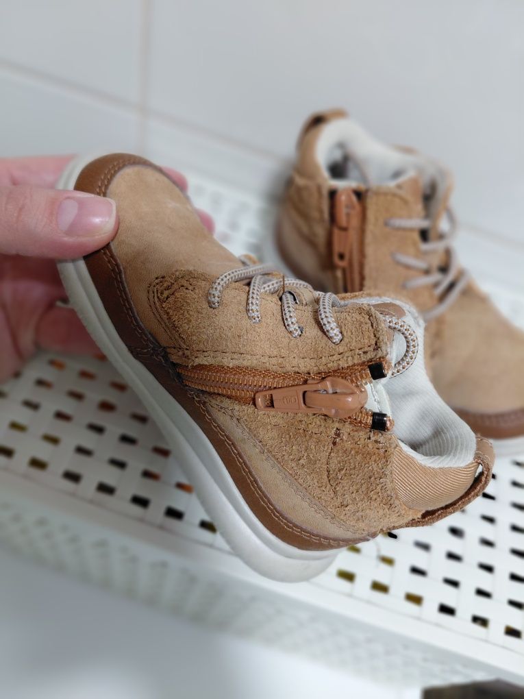 Ботинки Clarks шкіряні розмір 22 (14 см устілка)