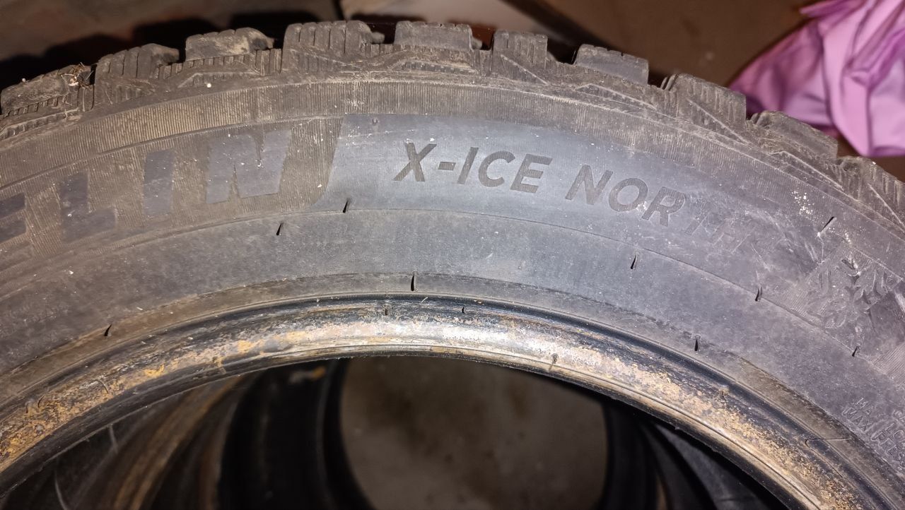 Michelin X ice north 4 205 55 R16