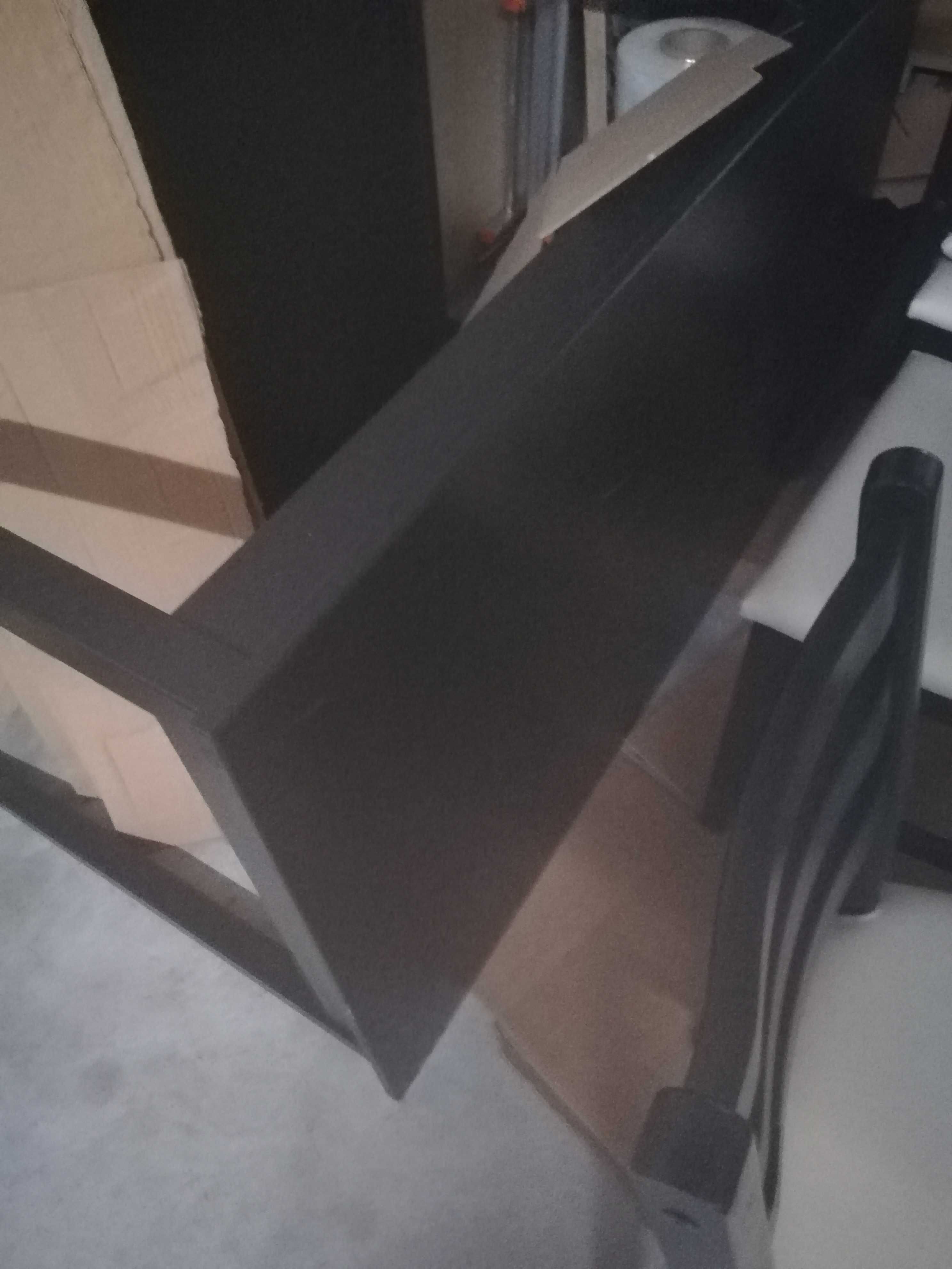 Mesa de cozinha + 4 cadeiras