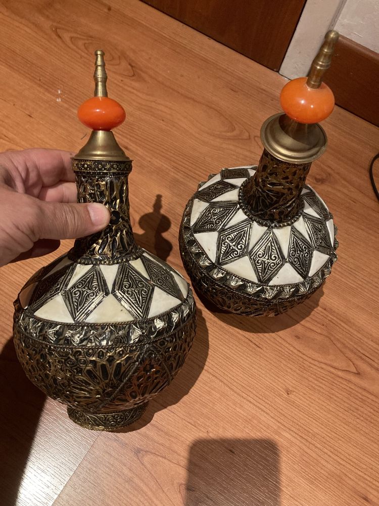 Par de garrafas arabes vintage