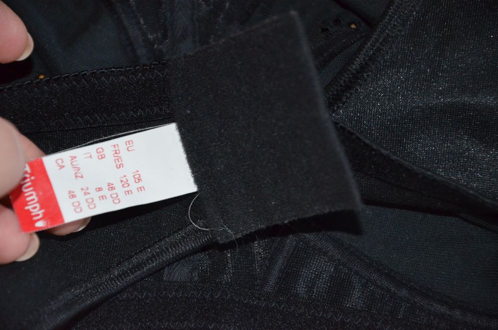 biustonosz/stanik Triumph  105E  /46DD