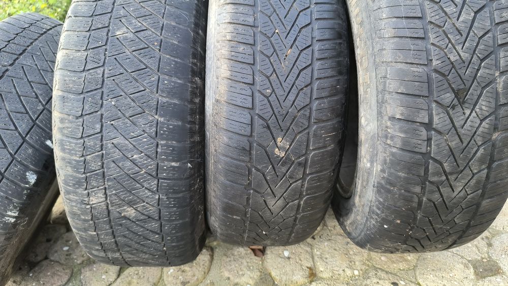 Продам комплект дисків з резиною.