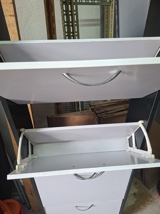 Sapateira com 4 gavetas