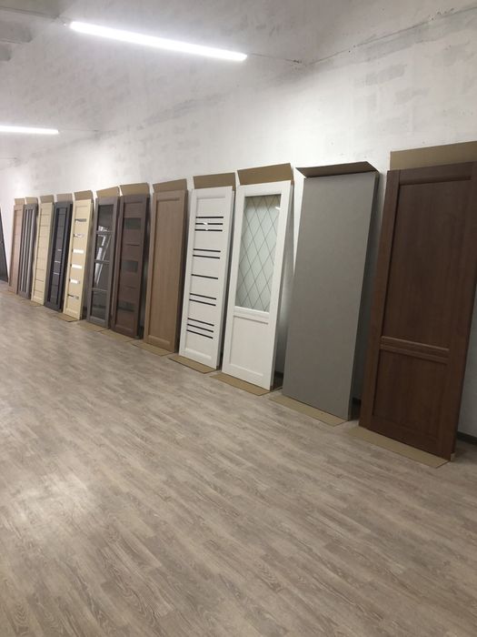 Склад дверей , розсувні двері , приховані двері