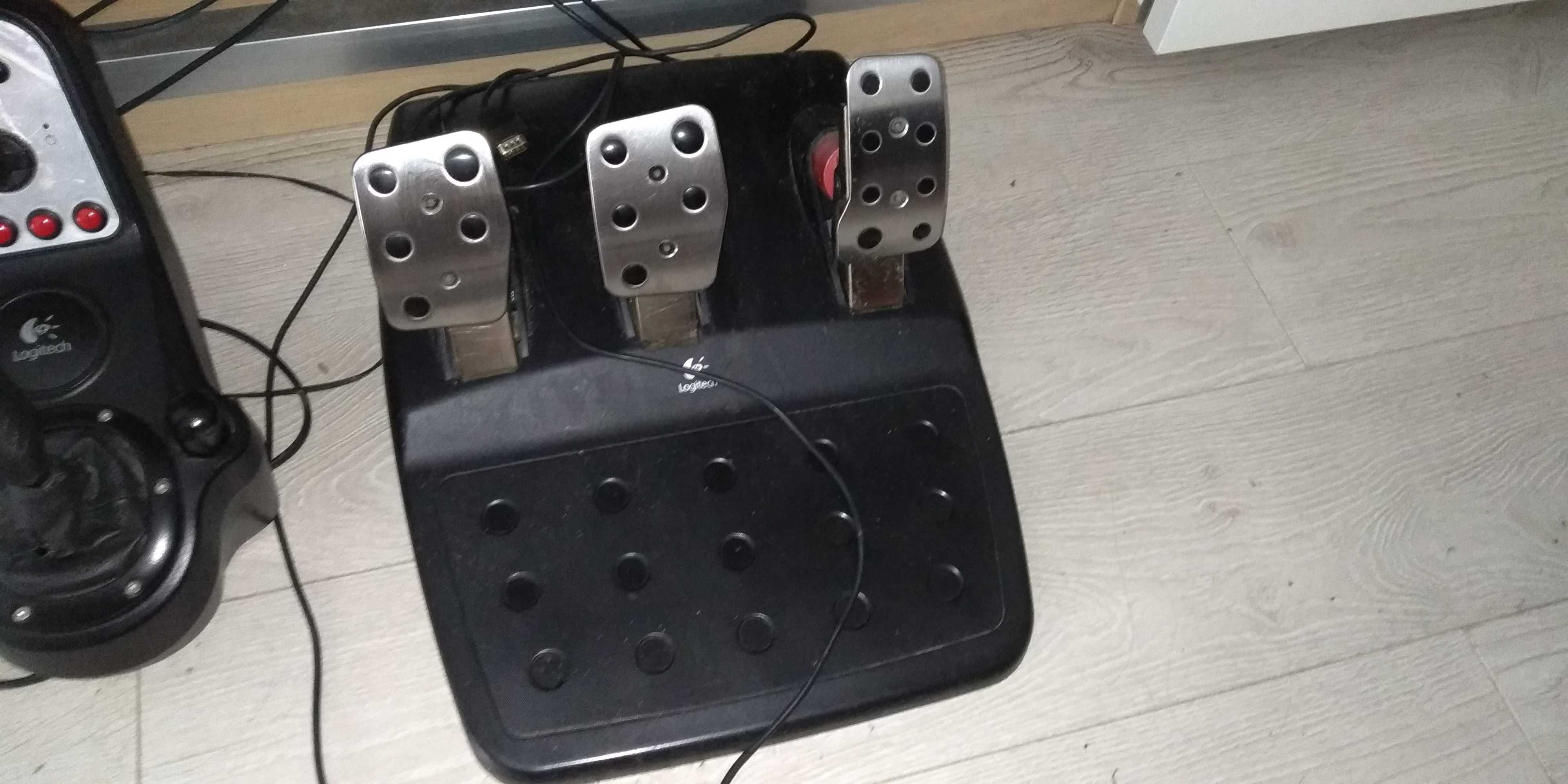Kierownica Logitech G27. Zestaw + dodatki.