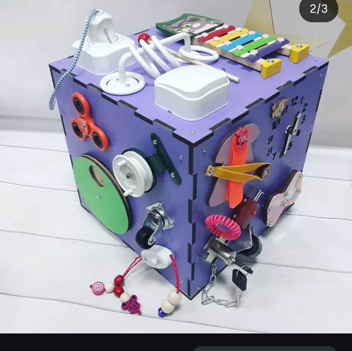 Бізікуб бізіборд розвиваюча іграшка тактильні ігри кубики