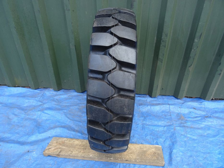 OPONA SOLIDEAL 7,00 7.00 R - 15 PEŁNA NOWA 5.50-15