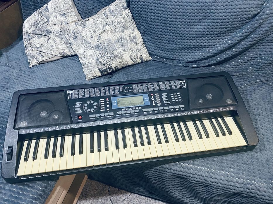 Синтезатор Bravis KB 930